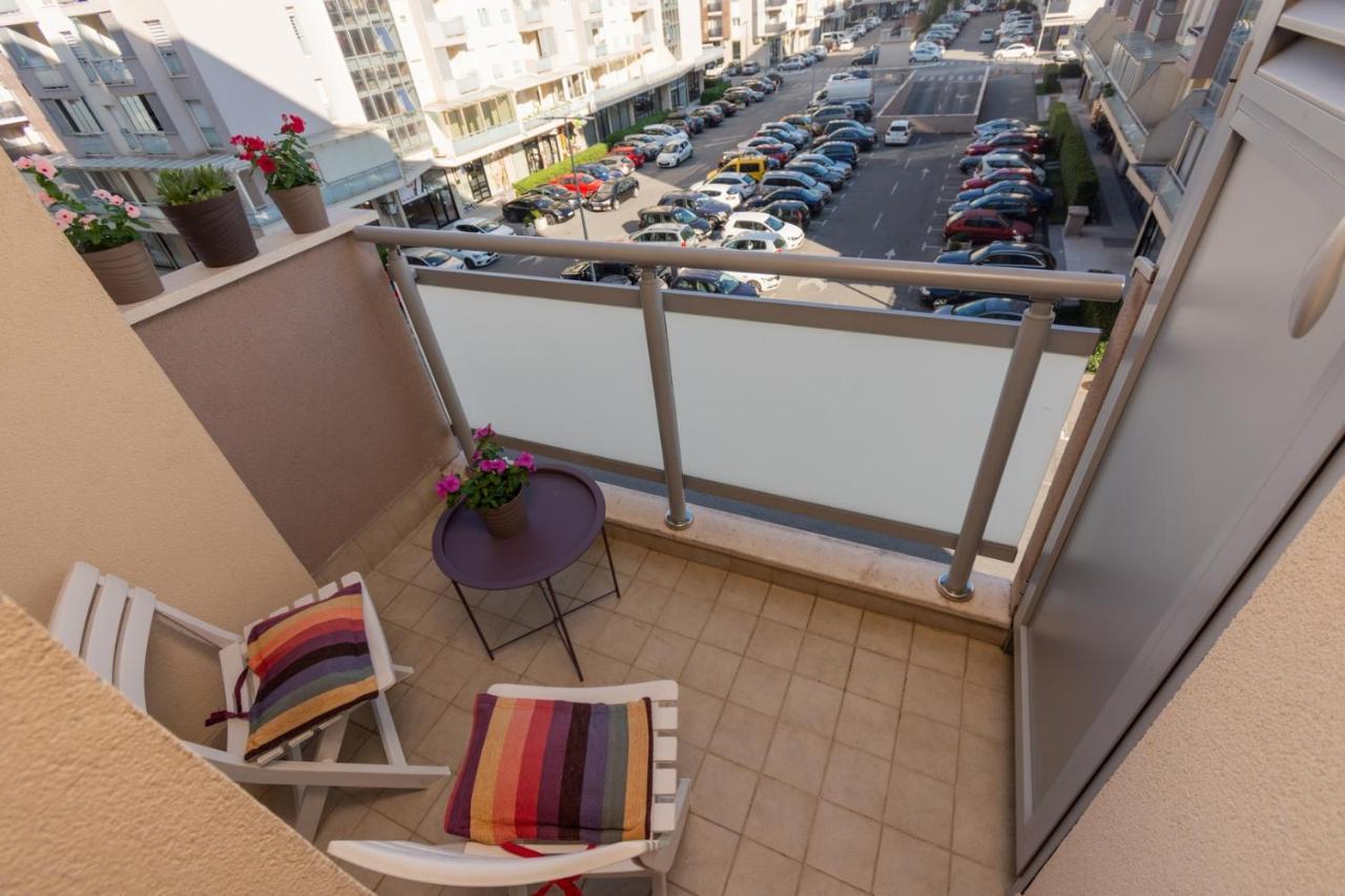 Lux City Apartment With Parking Podgorica Exterior foto